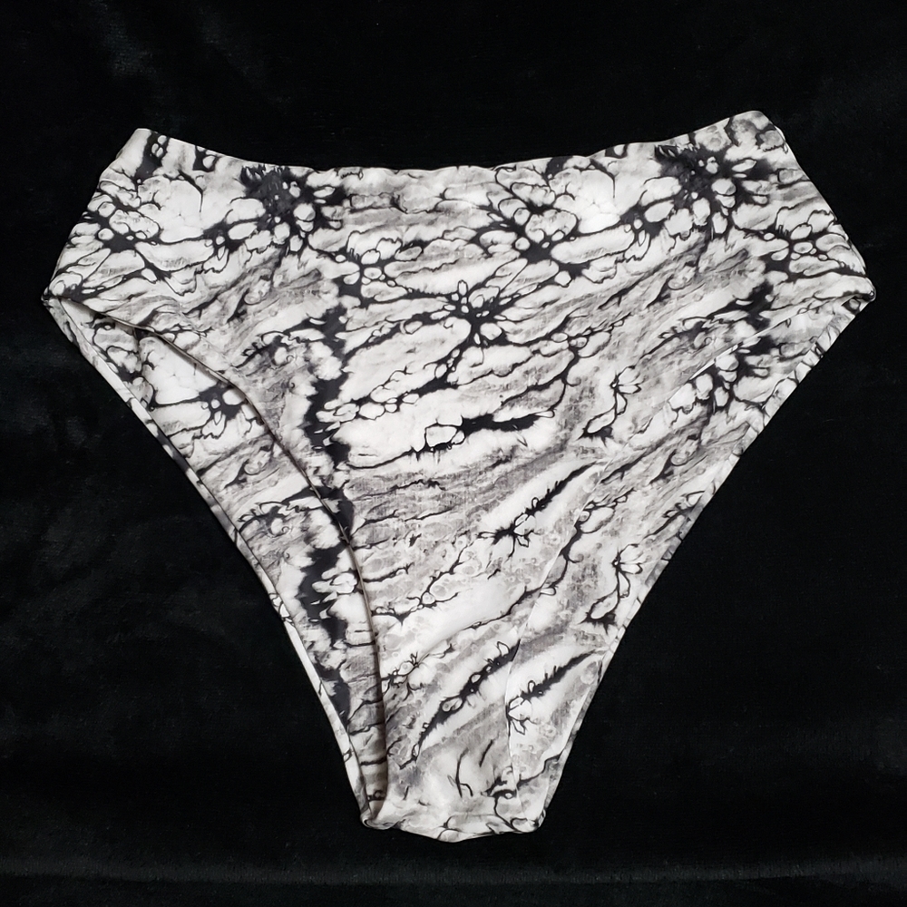 🖤NWOT Shein highwaisted bikini bottoms🖤